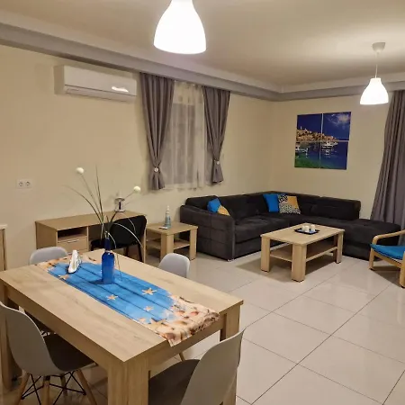 Sweethome - Comfy Center Rodos Apartman Azgúru